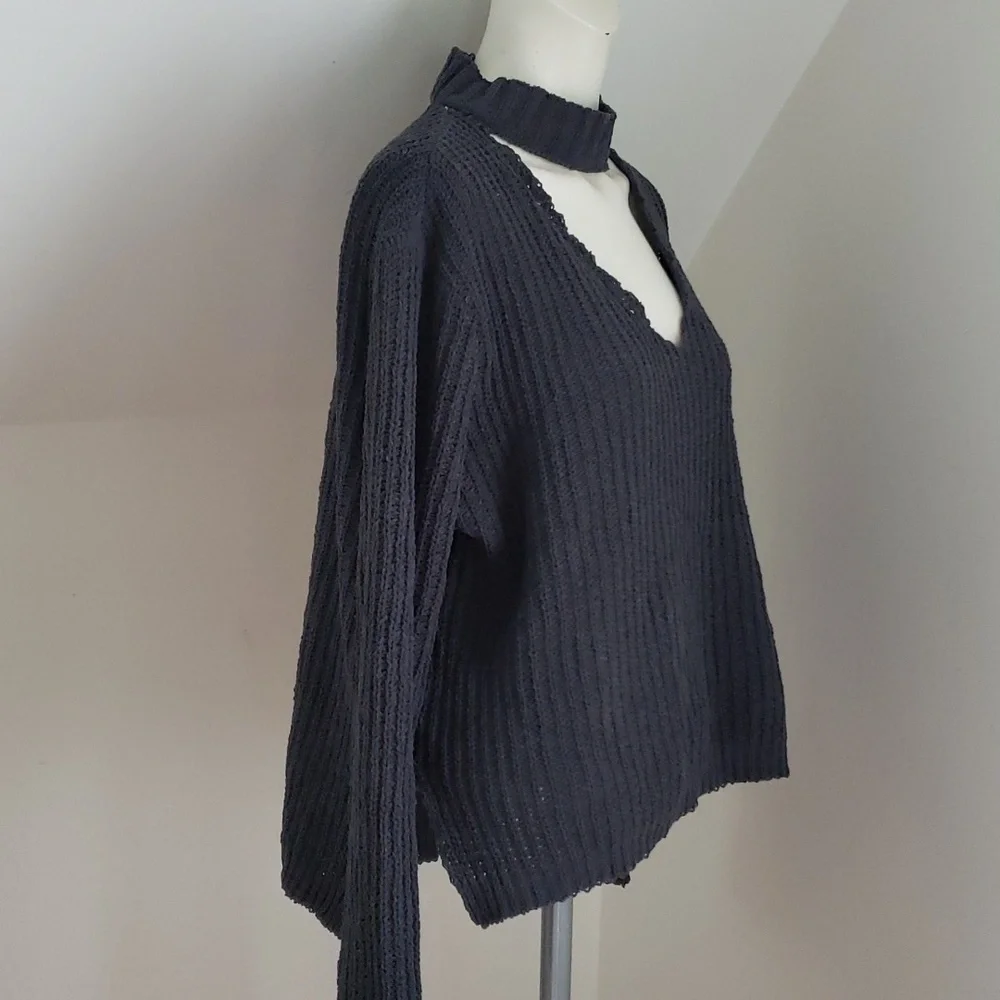 Hippie laundry Charcoal cropped lightweight ripped Sweater, Size L